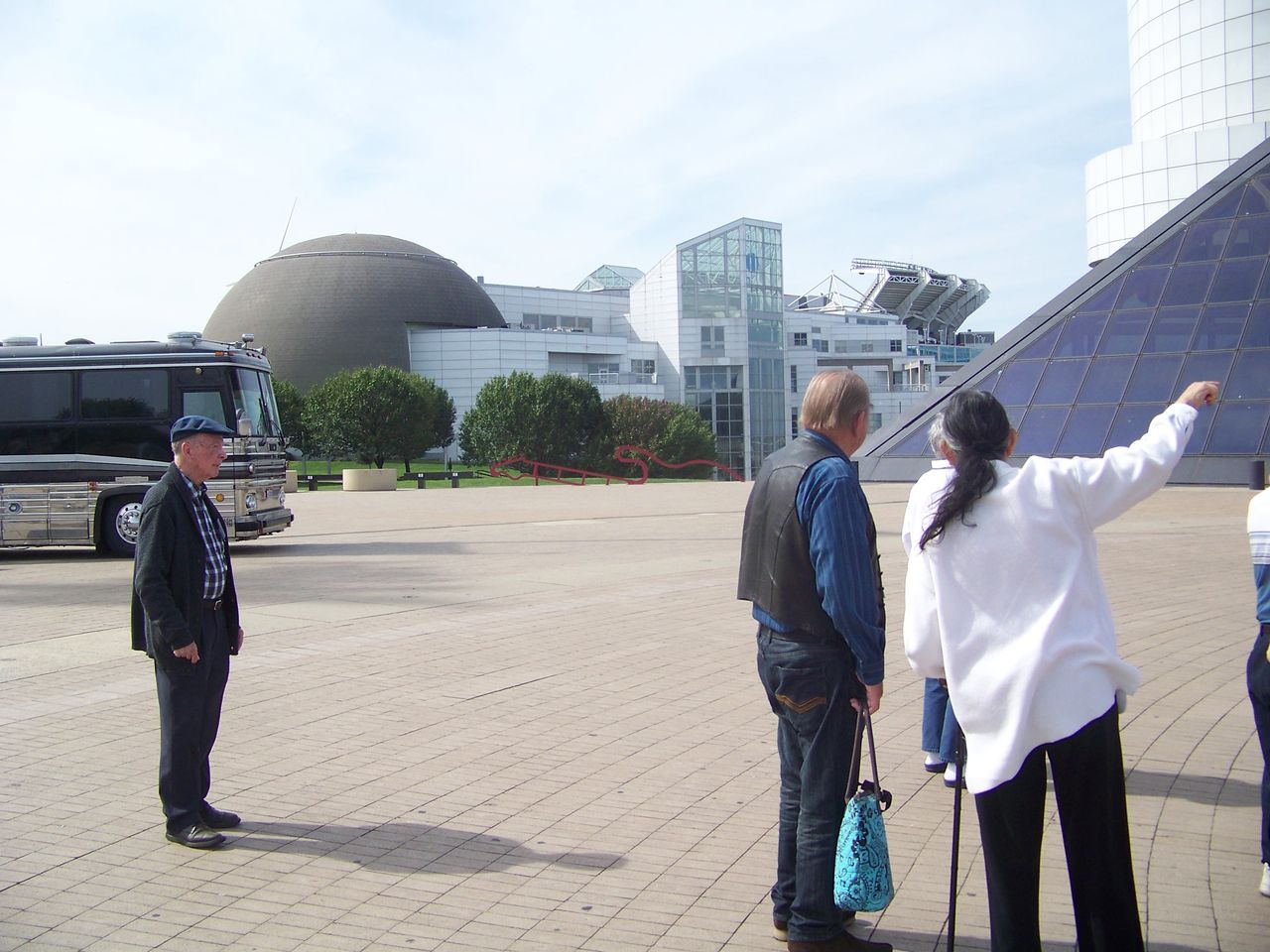 RB15CONV_TOURS_003_100_2004.JPG