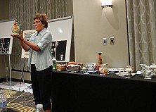 AUC_2019_043_DSCN8290.jpg